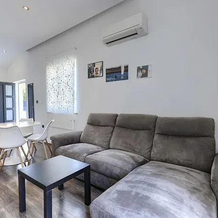 A-e-m By Interhome *