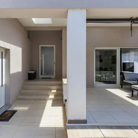 A-e-m By Interhome